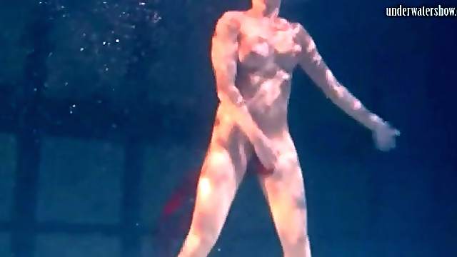 Ballerina stars in arousing underwater show