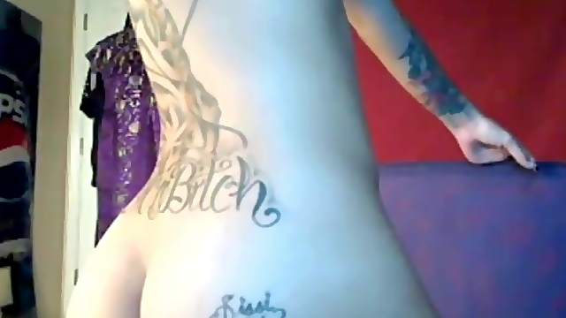 Toy fucking camgirl has an amazing back tattoo
